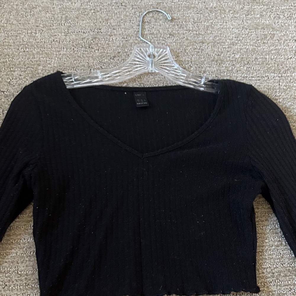 SHEIN Black Ribbed V-Neck Crop Top